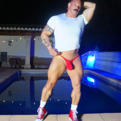 Arroyman bulge thong RED