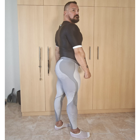 SKINS Performance tights