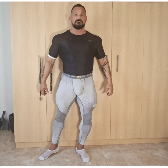 SKINS Performance tights