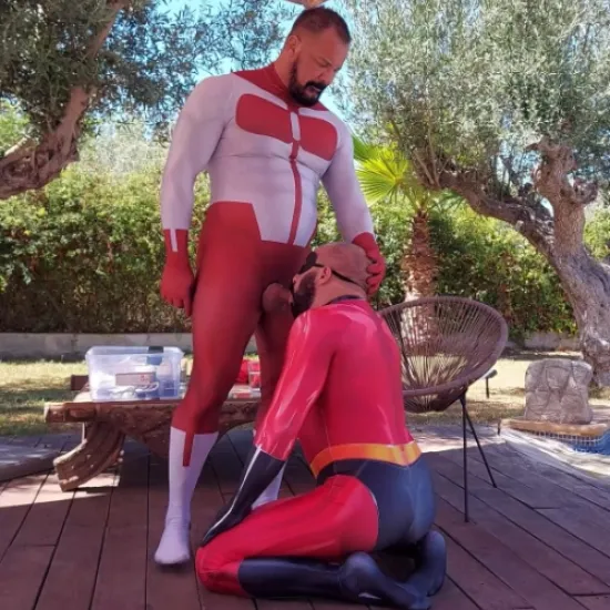 MR INCREDIBLE GETS OMNI MAN'S LOAD