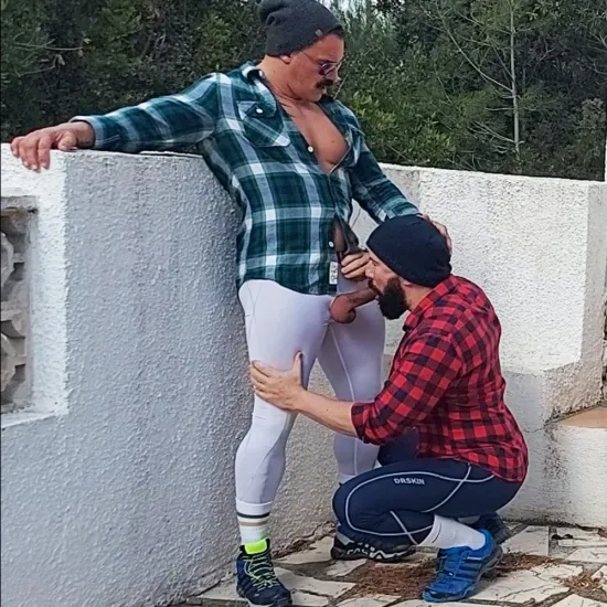 CONTRACTORS IN SPANDEX