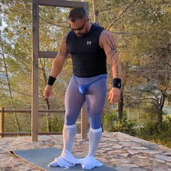 MUSCLE YOGA IN PANTYHOSE