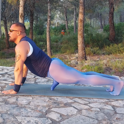 MUSCLE YOGA IN PANTYHOSE